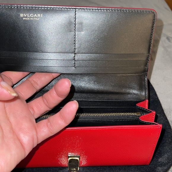 Bvlgari Preloved long wallet color redish with beautiful shine. Beautiful Wallet - Picture 12 of 17